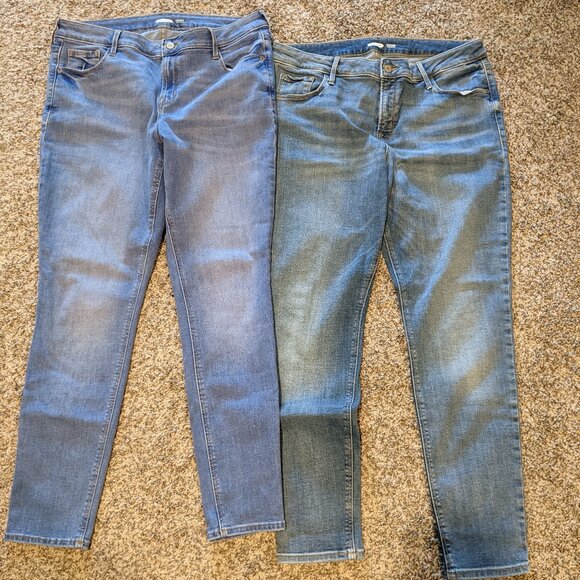 OLD NAVY ROCKSTAR JEANS - SIZE 14 - Picture 1 of 3